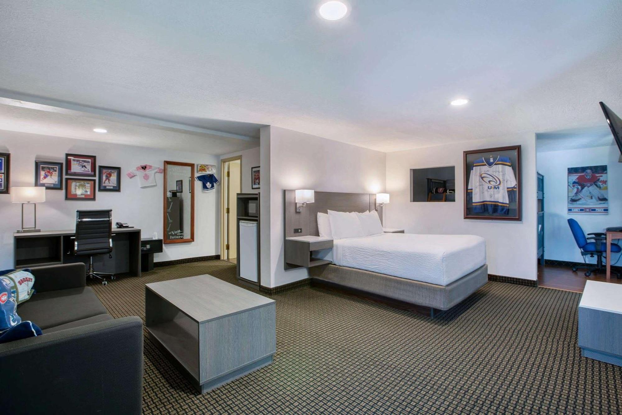 Days Inn & Suites By Wyndham Moncton Esterno foto