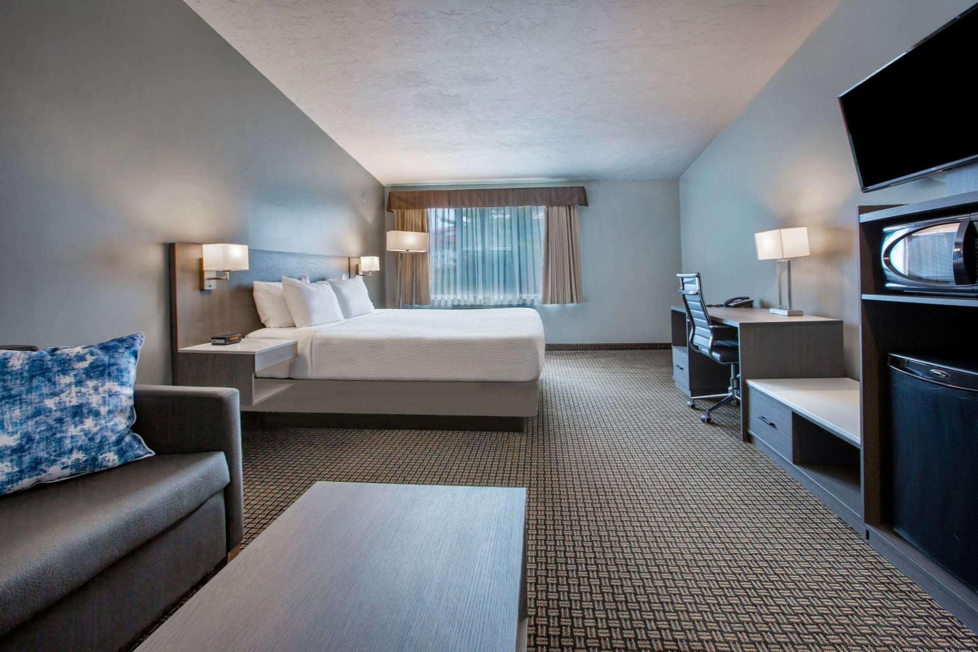 Days Inn & Suites By Wyndham Moncton Esterno foto